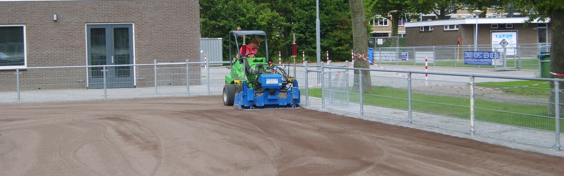 Aanbrengen bestrating v.v. Zwanenburg te Zwanenburg